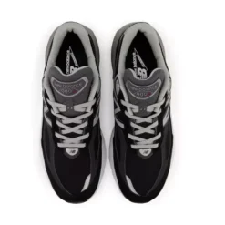 New Balance Women's 990 V6 Black
